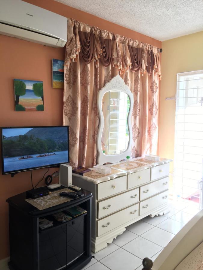 #D1 Castle Studio Wifi King Bed Ocho Rios Jamaica Dış mekan fotoğraf
